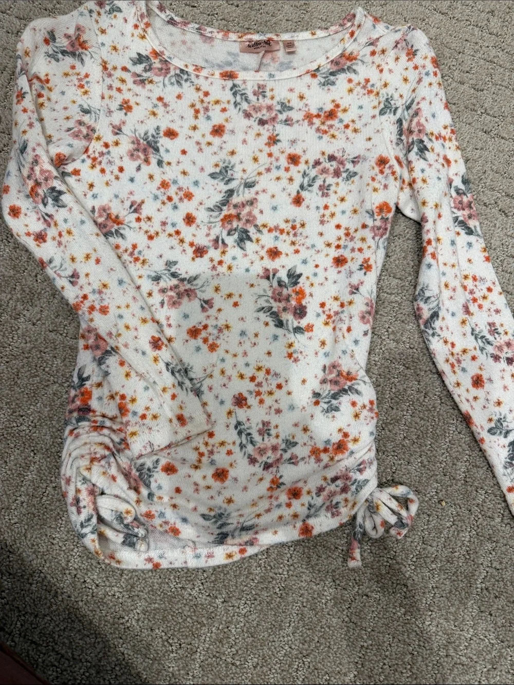Willow Cream Long-Sleeve Floral Tie-Hem Top in Rust and Gray
